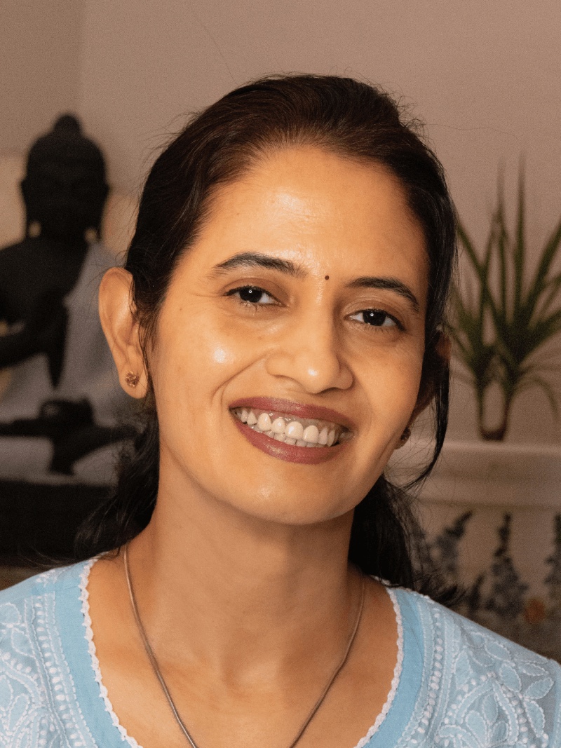 Vidya Dambhala, instructor